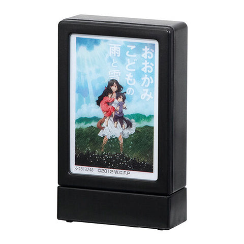 【送料無料】スタジオ地図 ポスターライトコレクション おおかみこどもの雨と雪 1種,ガチャガチャ 通販 在庫情報