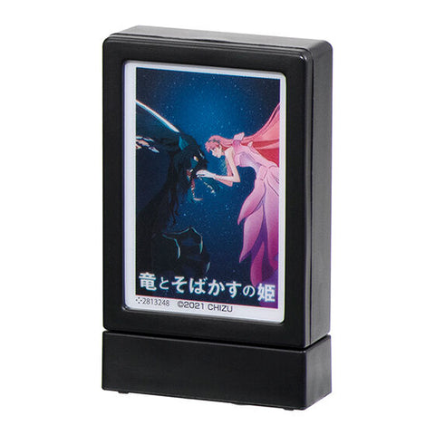 【送料無料】スタジオ地図 ポスターライトコレクション 竜とそばかすの姫 1種,ガチャガチャ 通販 在庫情報